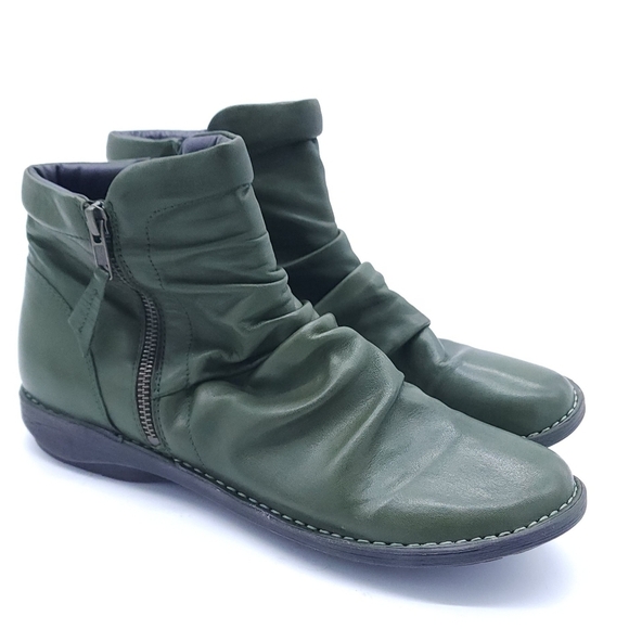 NWOT MIZ MOOZ Pleasant Ankle Boot Green Leather Womens Runched Size 10.5/11 - Picture 1 of 10
